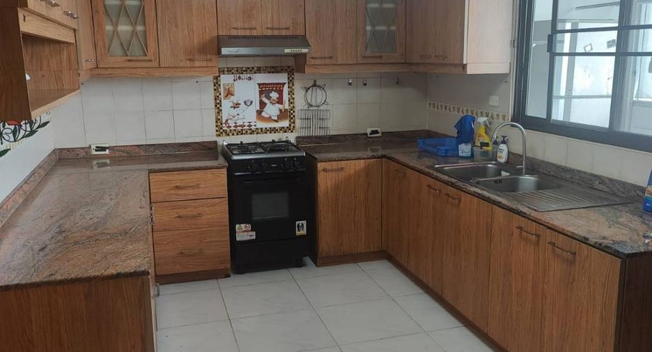 For rent 3 bedrooms condo in Watthana, Bangkok