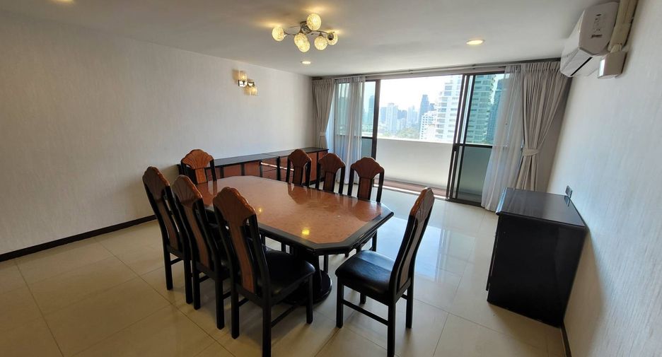 For rent 3 bedrooms condo in Watthana, Bangkok