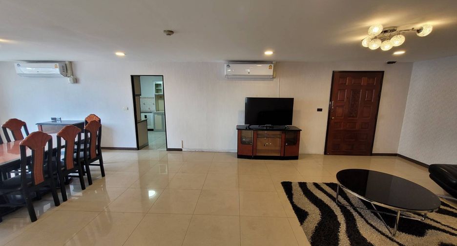 For rent 3 bedrooms condo in Watthana, Bangkok