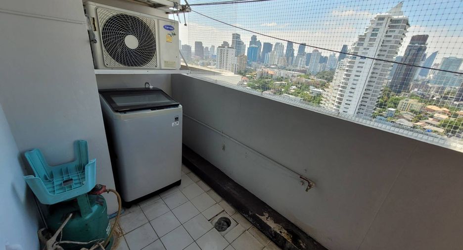 For rent 3 bedrooms condo in Watthana, Bangkok
