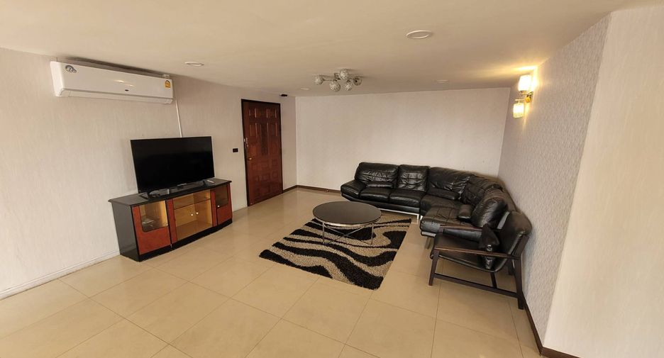 For rent 3 bedrooms condo in Watthana, Bangkok