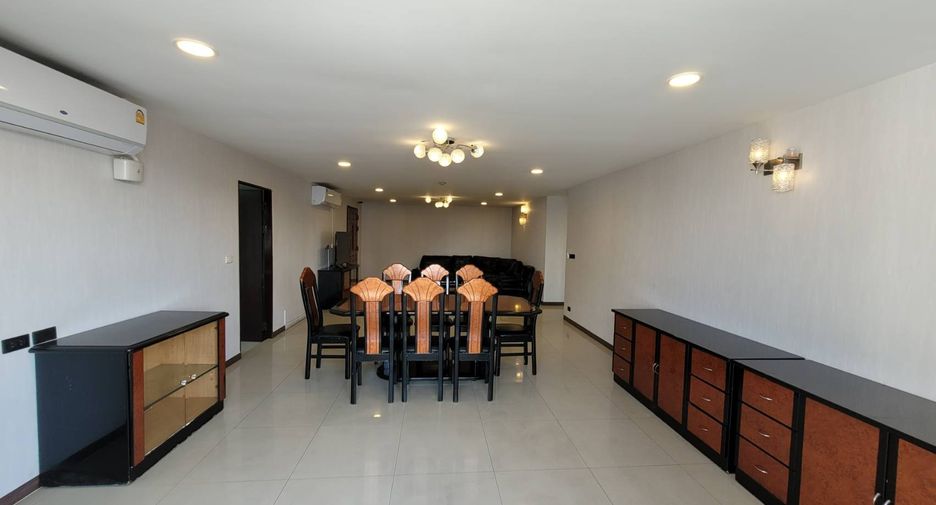 For rent 3 bedrooms condo in Watthana, Bangkok