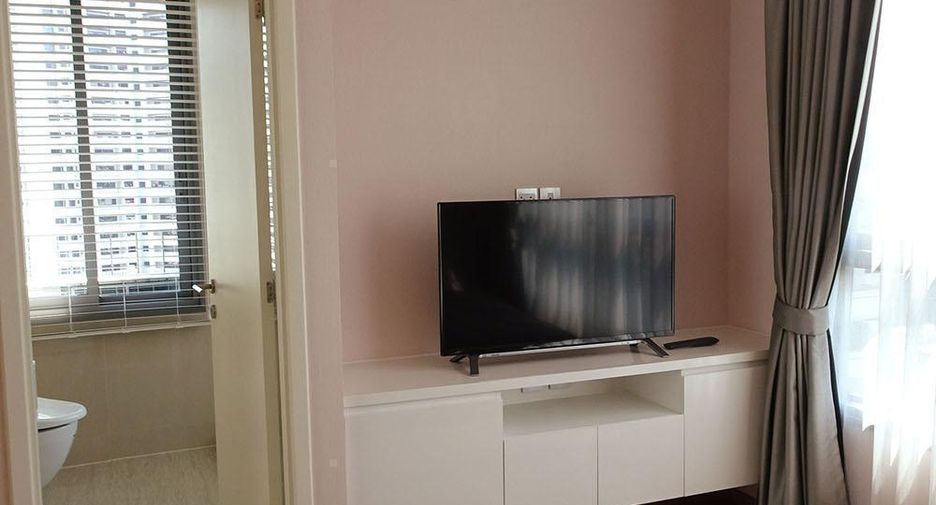 For rent 2 bedrooms condo in Watthana, Bangkok