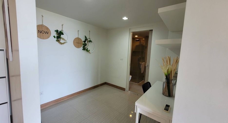 For rent and for sale 1 bed condo in Watthana, Bangkok