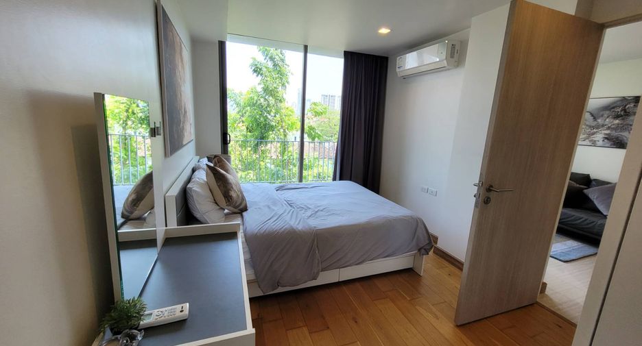 For rent and for sale 1 bed condo in Watthana, Bangkok