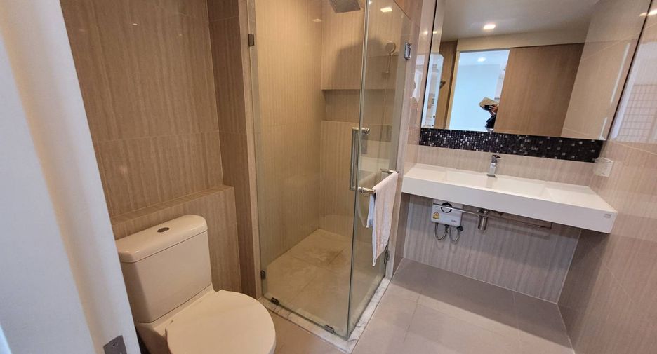 For rent and for sale 1 bed condo in Watthana, Bangkok