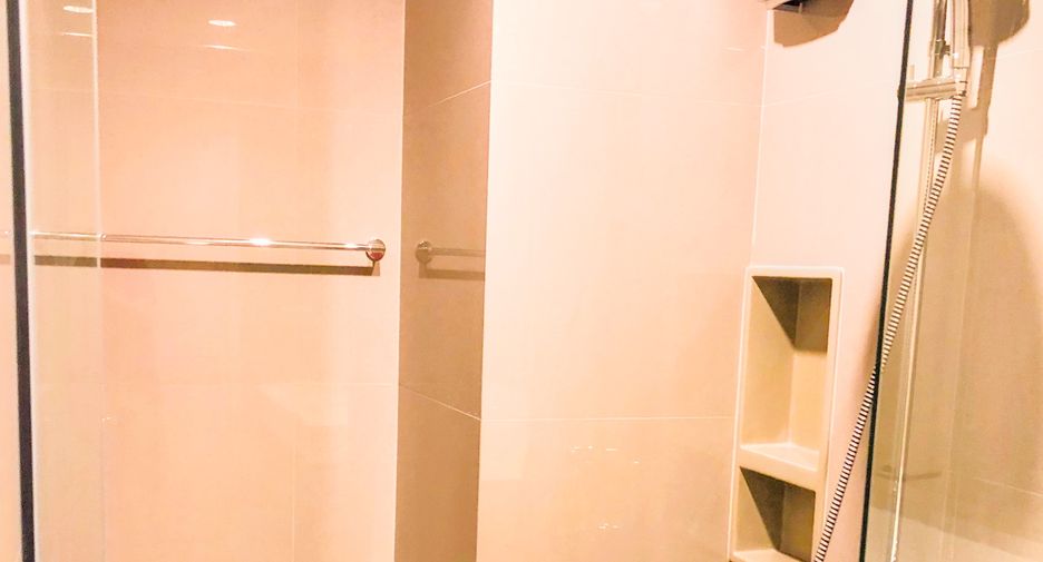Condo en alquiler de 1 habitaciones en Khlong Toei, Bangkok