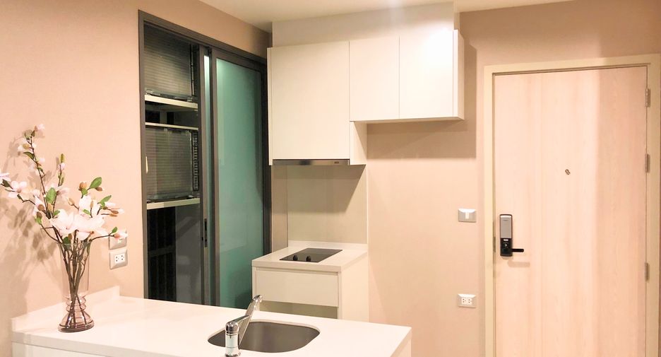 Condo en alquiler de 1 habitaciones en Khlong Toei, Bangkok