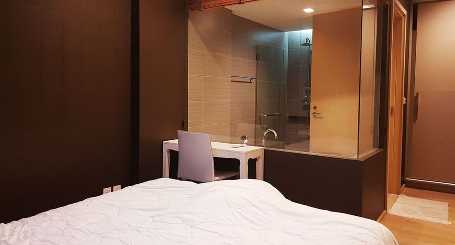 For rent 2 bedrooms condo in Khlong Toei, Bangkok