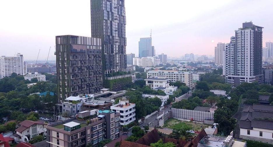 For rent 2 bedrooms condo in Khlong Toei, Bangkok