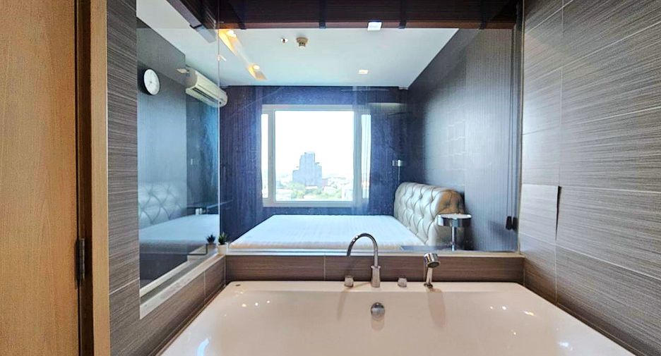 À louer 2 chambres condo à Khlong Toei, Bangkok