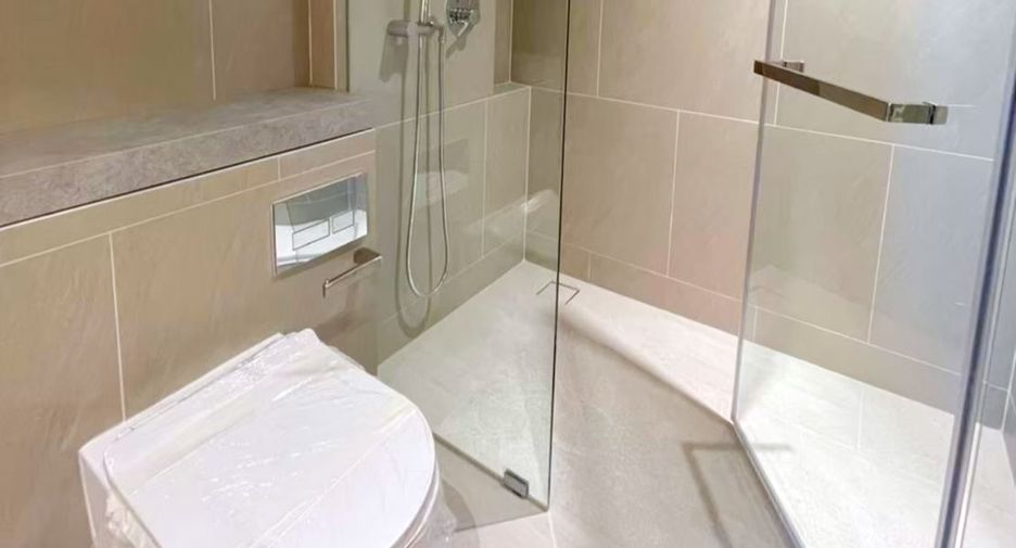For rent 2 bedrooms condo in Sathon, Bangkok