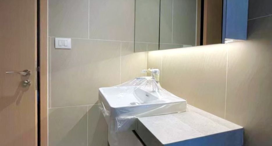 For rent 2 bedrooms condo in Sathon, Bangkok