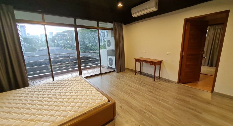 À louer 3 chambres condo à Watthana, Bangkok
