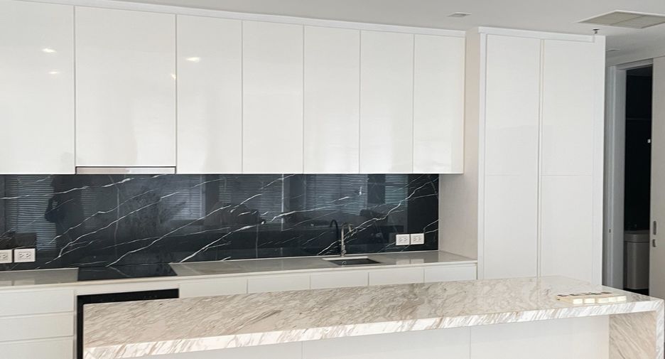Condo en alquiler de 3 habitaciones en Pathum Wan, Bangkok