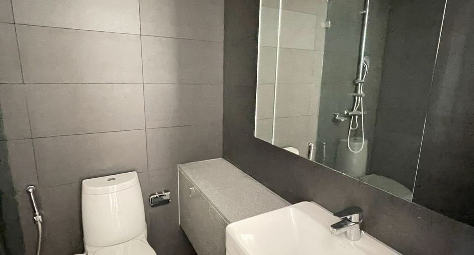 Condo en alquiler de 3 habitaciones en Pathum Wan, Bangkok