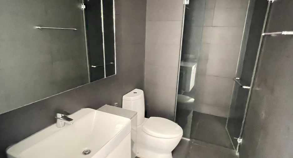 Condo en alquiler de 3 habitaciones en Pathum Wan, Bangkok