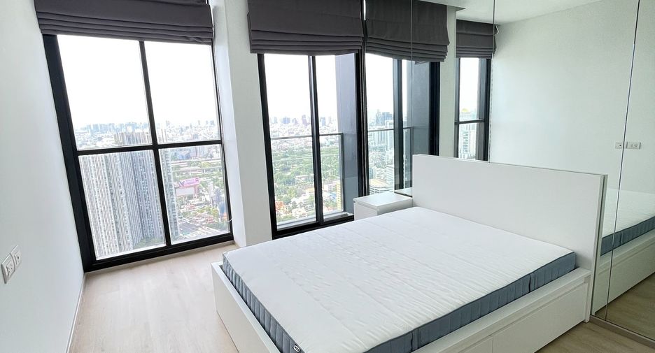 Condo en alquiler de 3 habitaciones en Pathum Wan, Bangkok