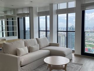 For rent 3 bedrooms condo in Pathum Wan, Bangkok