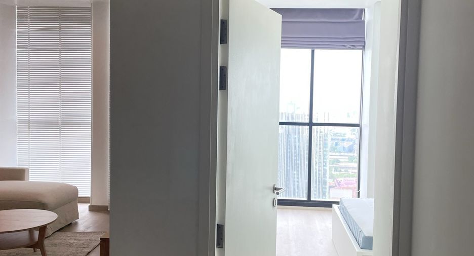 Condo en alquiler de 3 habitaciones en Pathum Wan, Bangkok