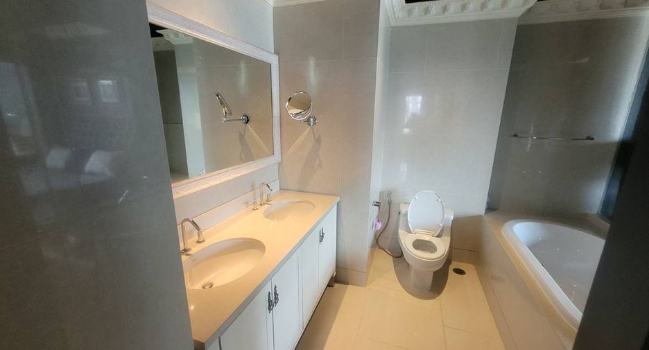 Wohnung zur Miete und zum Kauf mit 2 Zimmer in Khlong Toei, Bangkok