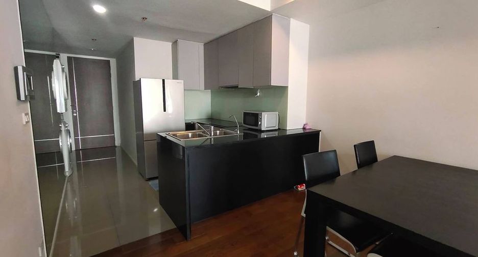 For rent 2 bedrooms condo in Watthana, Bangkok