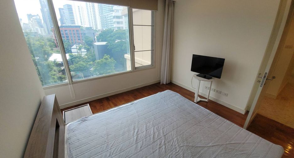 For rent 2 bedrooms condo in Watthana, Bangkok