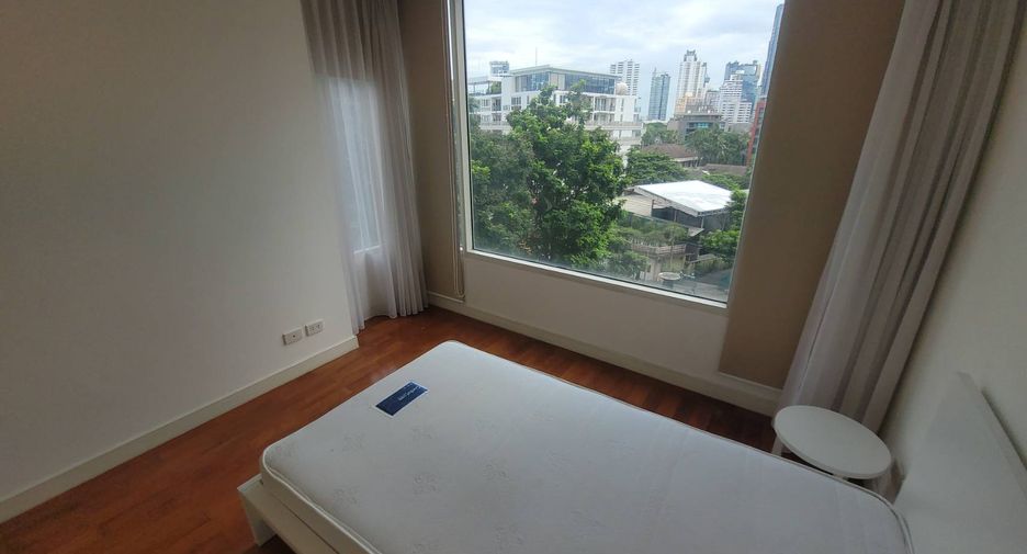 For rent 2 bedrooms condo in Watthana, Bangkok