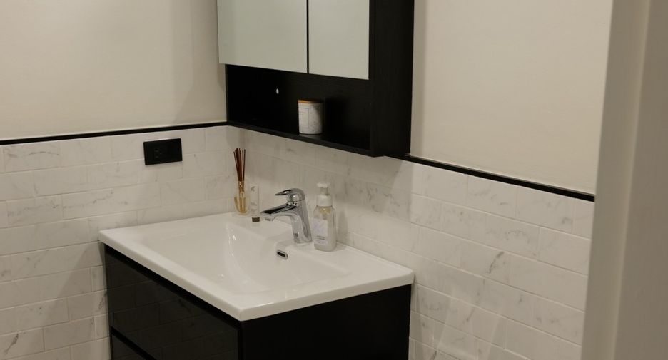 For rent 2 ベッドルーム condo in Watthana, Bangkok