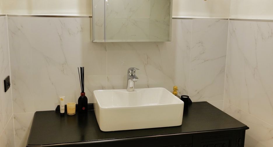 For rent 2 ベッドルーム condo in Watthana, Bangkok