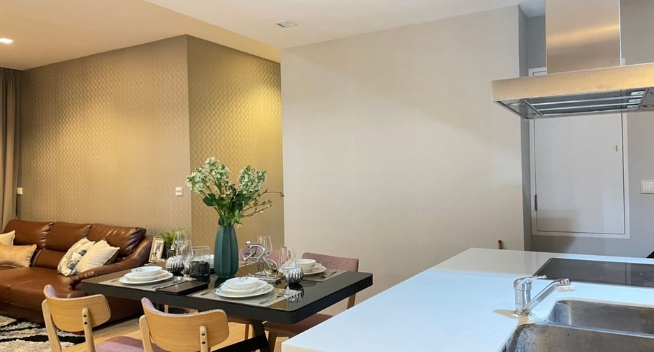 For rent 3 bedrooms condo in Khlong Toei, Bangkok