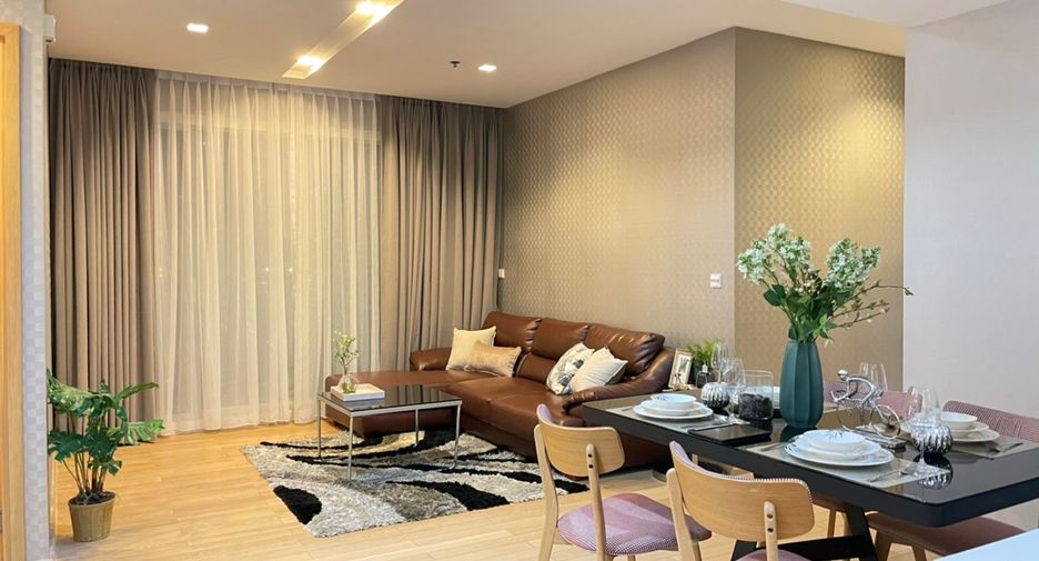 For rent 3 bedrooms condo in Khlong Toei, Bangkok