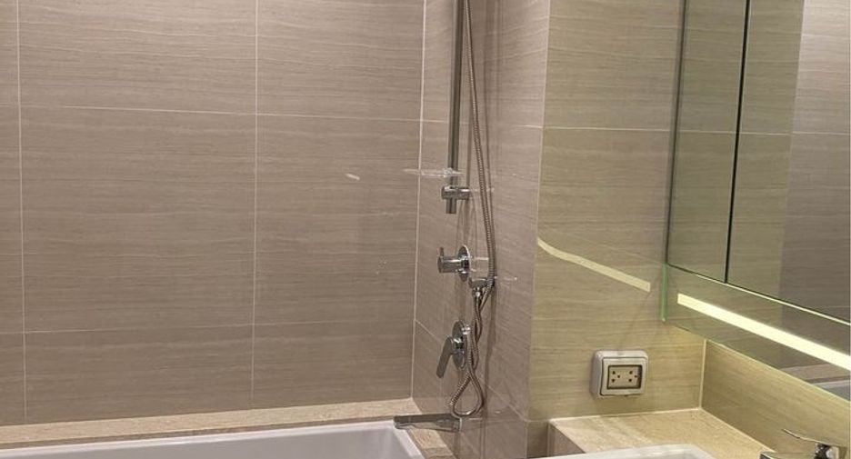 For rent 1 bed condo in Watthana, Bangkok