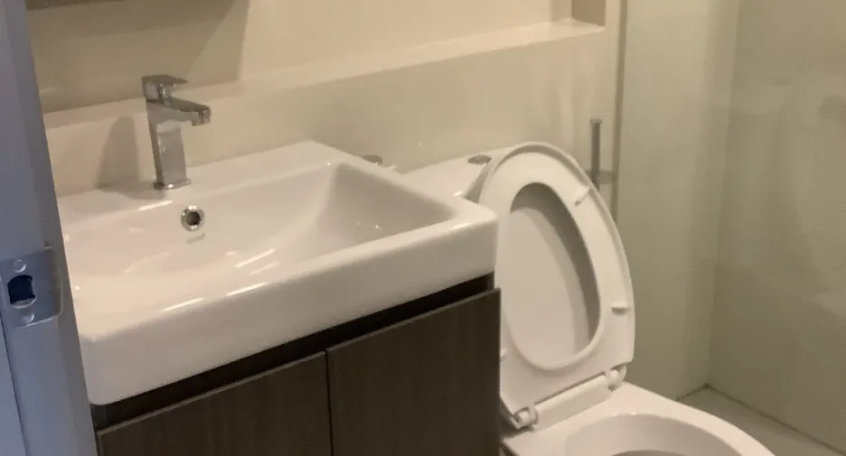 For rent studio condo in Phra Khanong, Bangkok