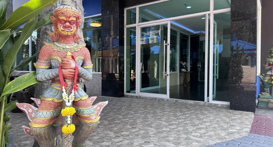 出售 79 卧室 酒店 在 Mueang Buri Ram, Buri Ram