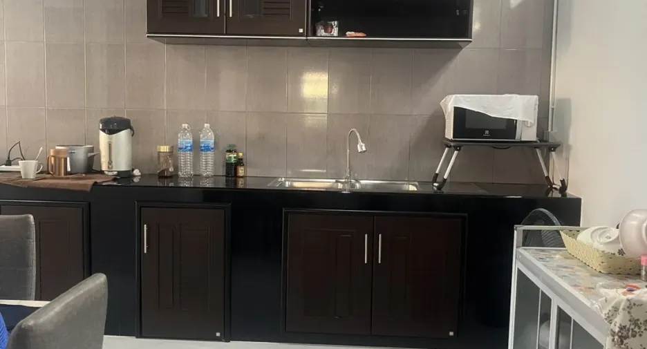 Продажа 4 спальни дом в Ban Bueng, Чонбури