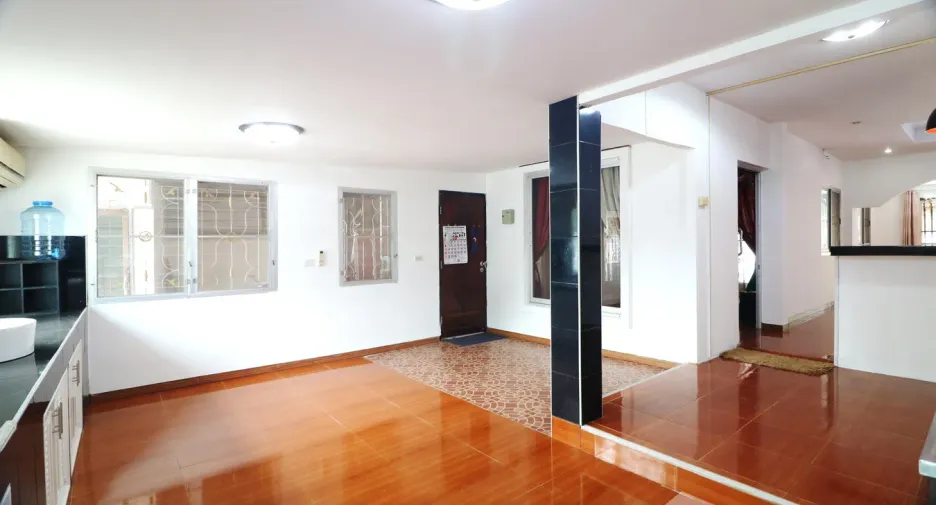 For sale 3 bedrooms house in Mueang Udon Thani, Udon Thani