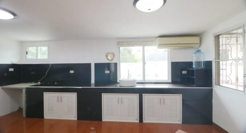 For sale 3 bedrooms house in Mueang Udon Thani, Udon Thani
