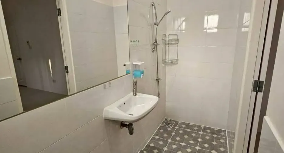 For rent 3 bedrooms house in Lat Phrao, Bangkok