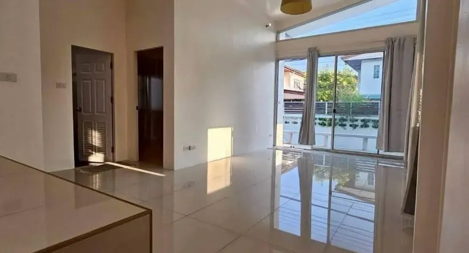 For rent 3 bedrooms house in Lat Phrao, Bangkok