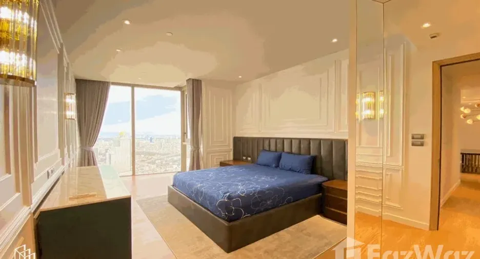 For rent 3 bedrooms condo in Khlong San, Bangkok