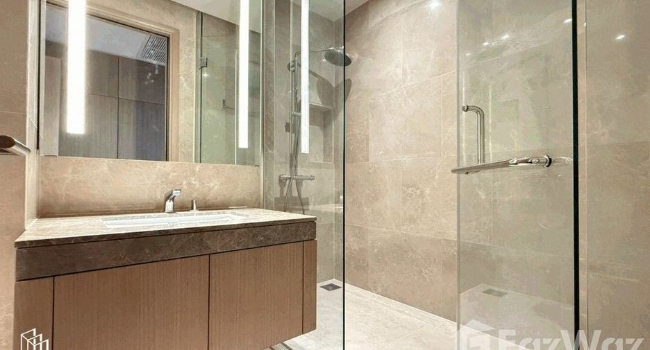 For rent 3 ベッドルーム condo in Khlong San, Bangkok