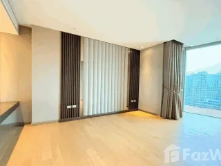 For rent 3 bedrooms condo in Khlong San, Bangkok