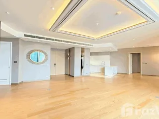 For rent 3 bedrooms condo in Khlong San, Bangkok