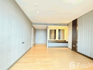 Condo en alquiler de 3 habitaciones en Khlong San, Bangkok