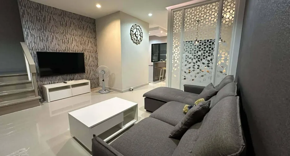 For rent 3 bedrooms townhouse in Mueang Chiang Mai, Chiang Mai
