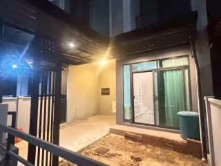 For sale 4 bedrooms townhouse in Sai Mai, Bangkok
