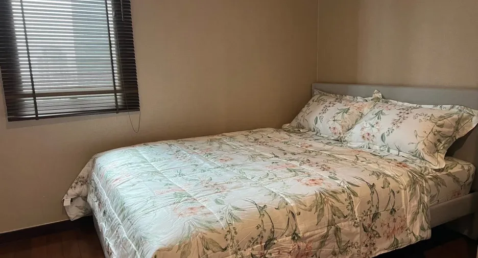 For rent 2 bedrooms condo in Khlong Toei, Bangkok