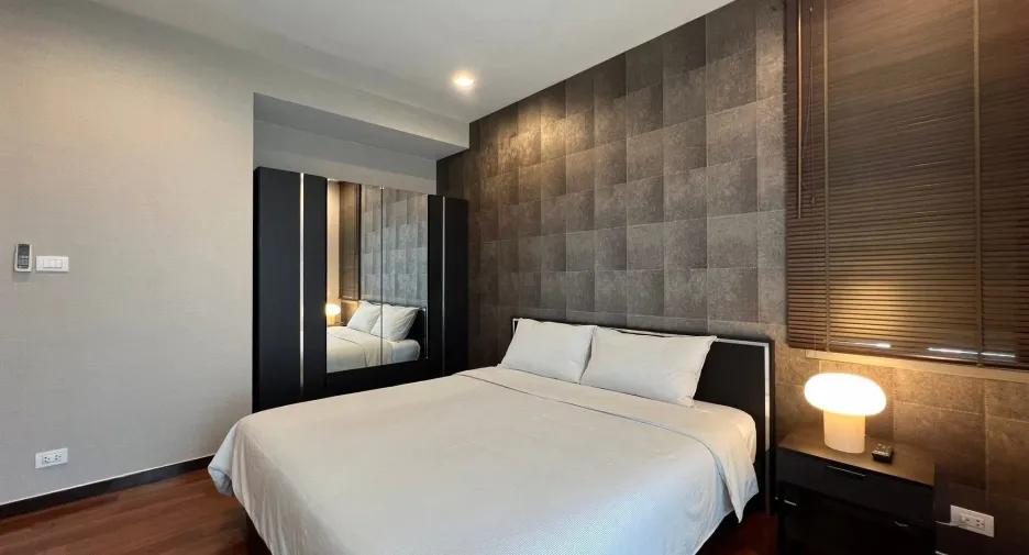 For rent 2 bedrooms condo in Khlong Toei, Bangkok