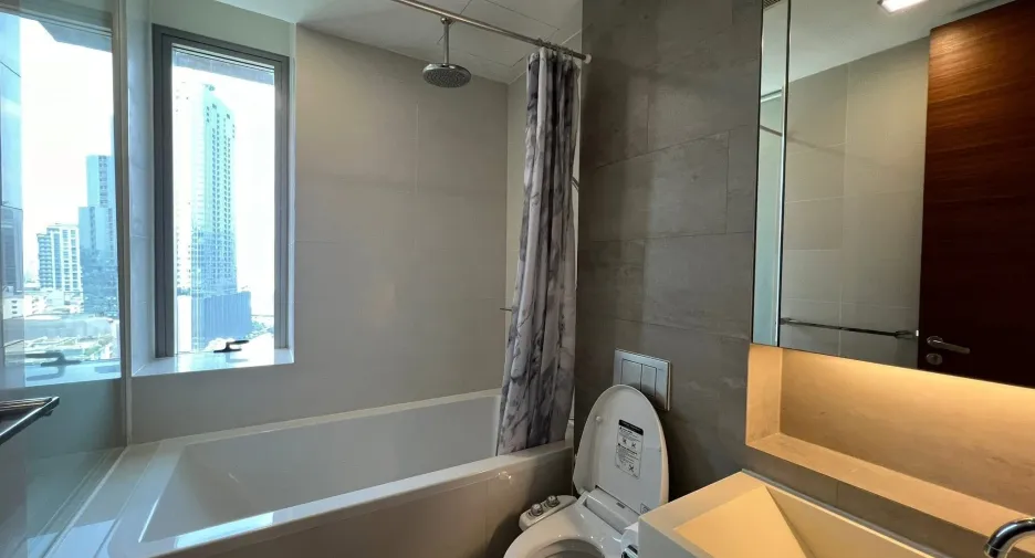 For rent 2 bedrooms condo in Khlong Toei, Bangkok